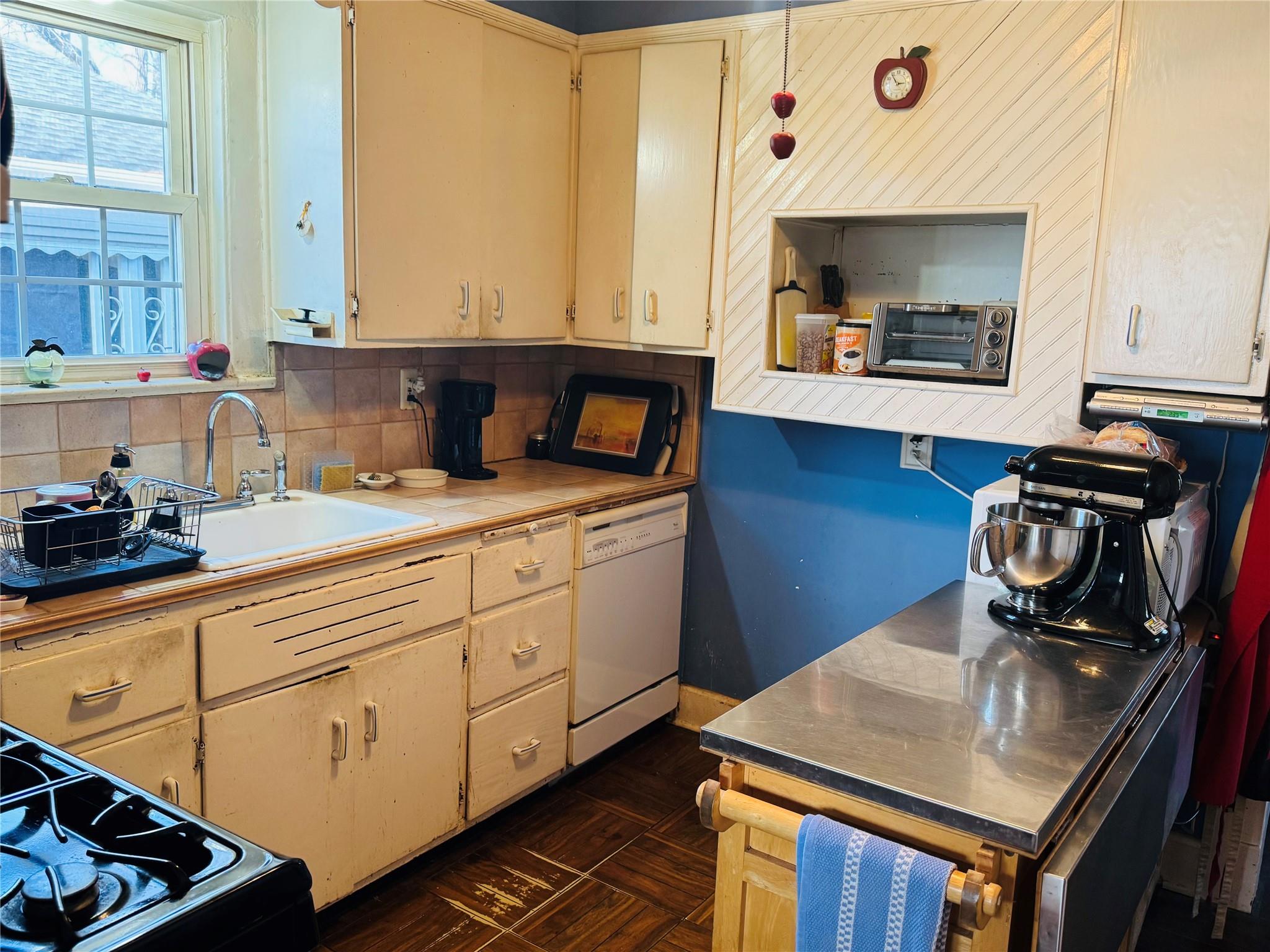 2923 Carnation Avenue, Baldwin Harbor, NY 11510