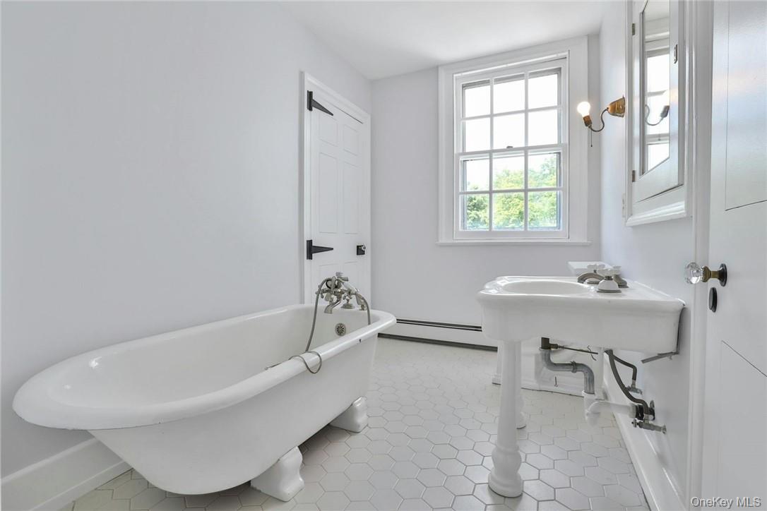 23 Maple Road, Cornwall On Hudson, NY 12520