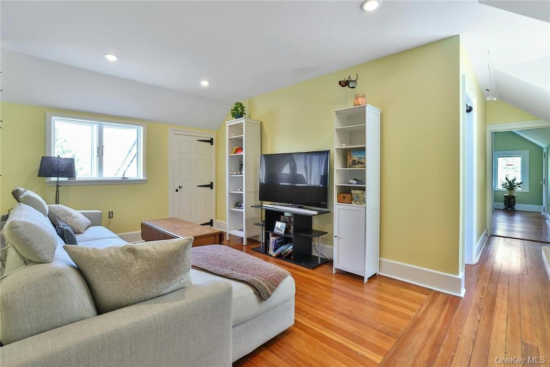 23 Maple Road, Cornwall On Hudson, NY 12520