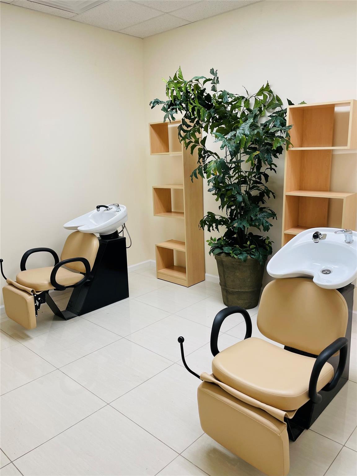 470-472 Westbury Avenue, Carle Place, NY 11514