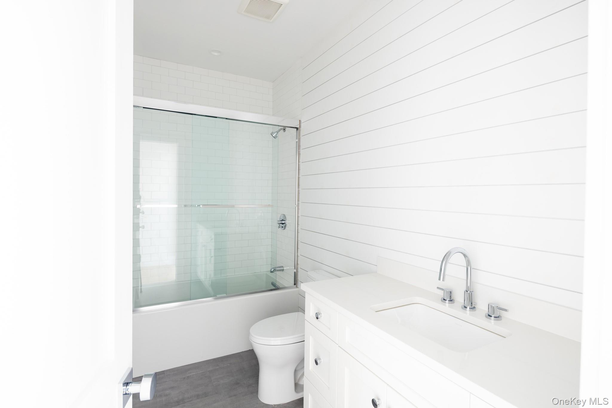 123 Sterling Avenue # 8, Greenport, NY 11944