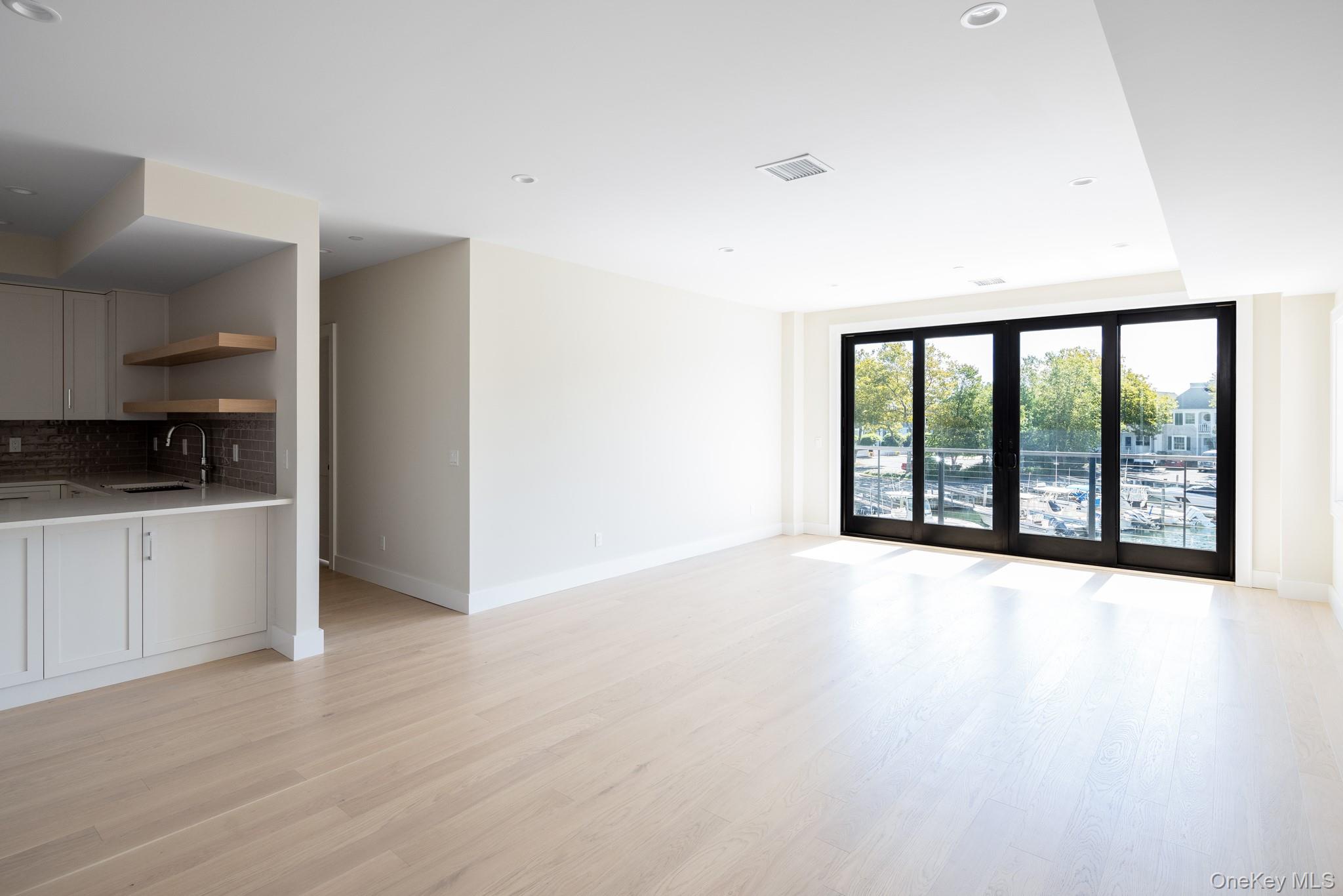 123 Sterling Avenue # 8, Greenport, NY 11944