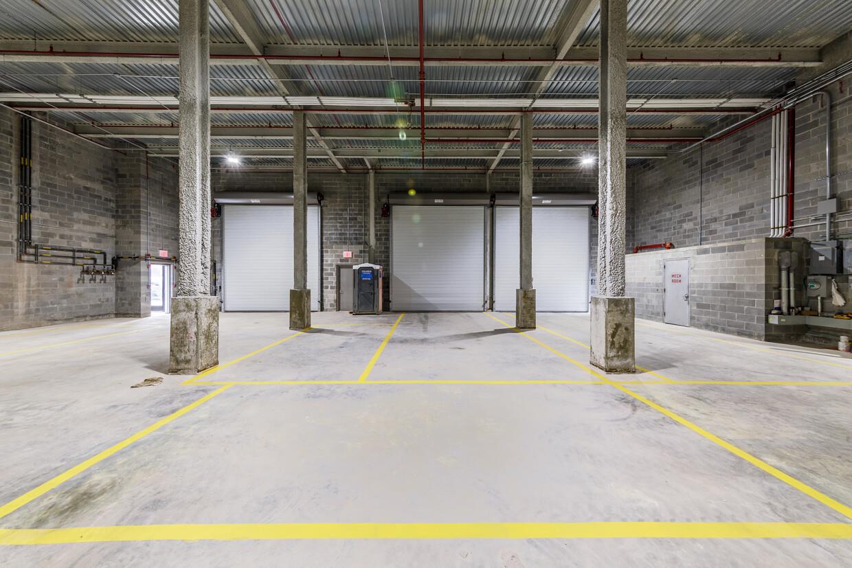 31-25 20th Avenue, Astoria, NY 11105