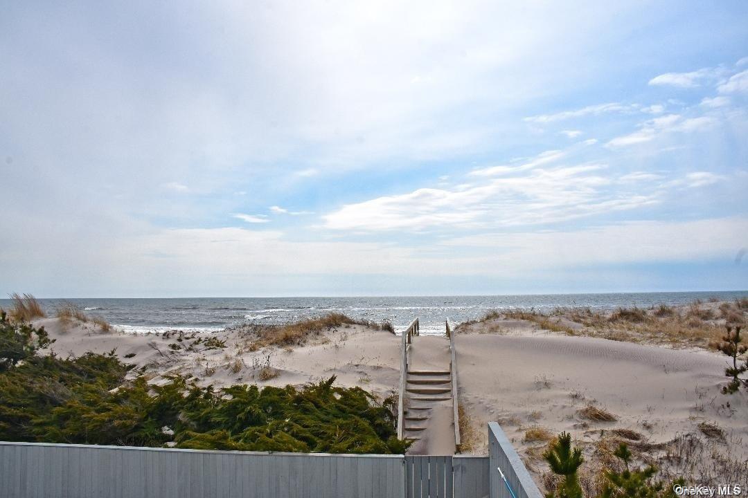 23 Dune Road, East Quogue, NY 11942