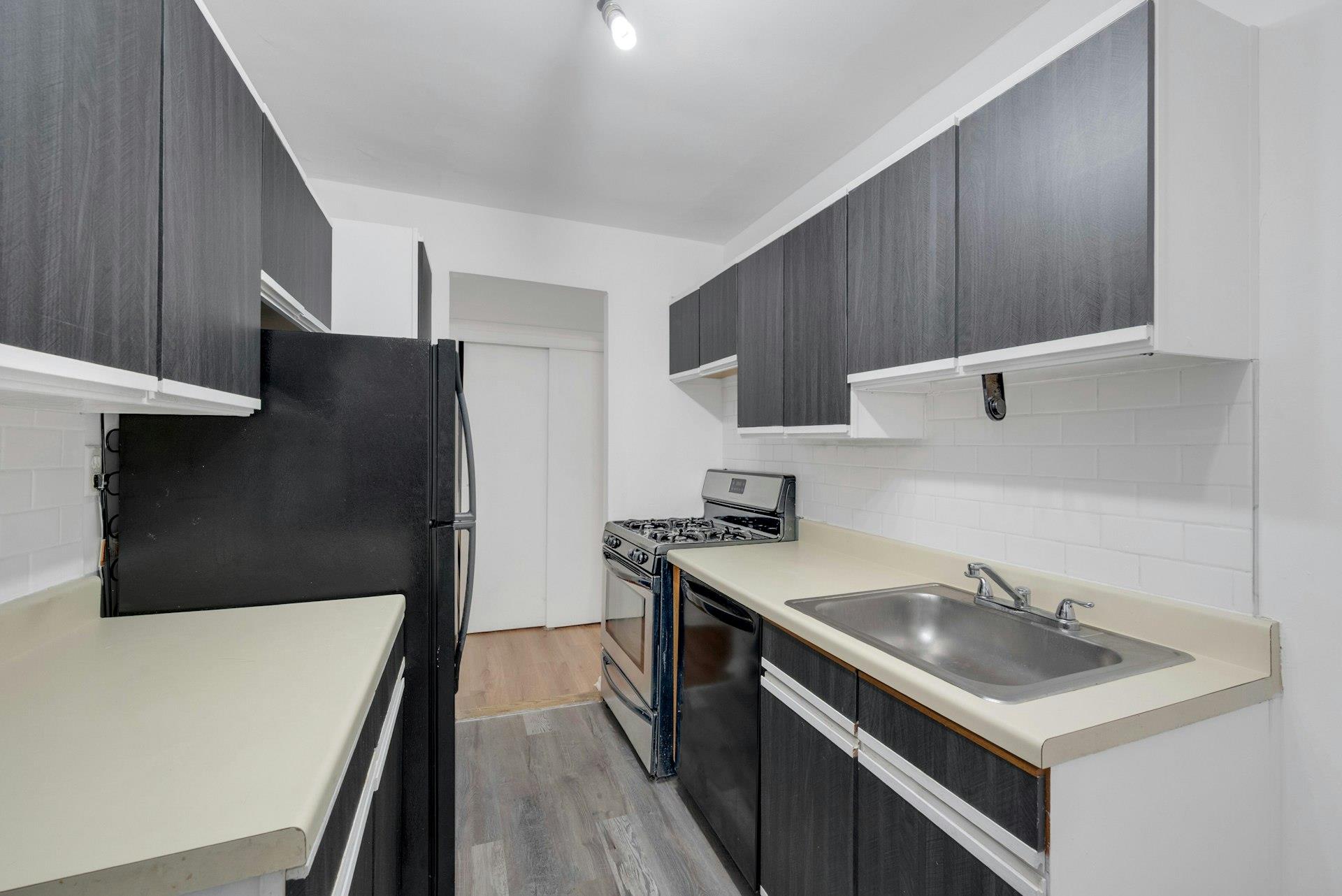 43 Bronx River Road # 7B, Yonkers, NY 10704