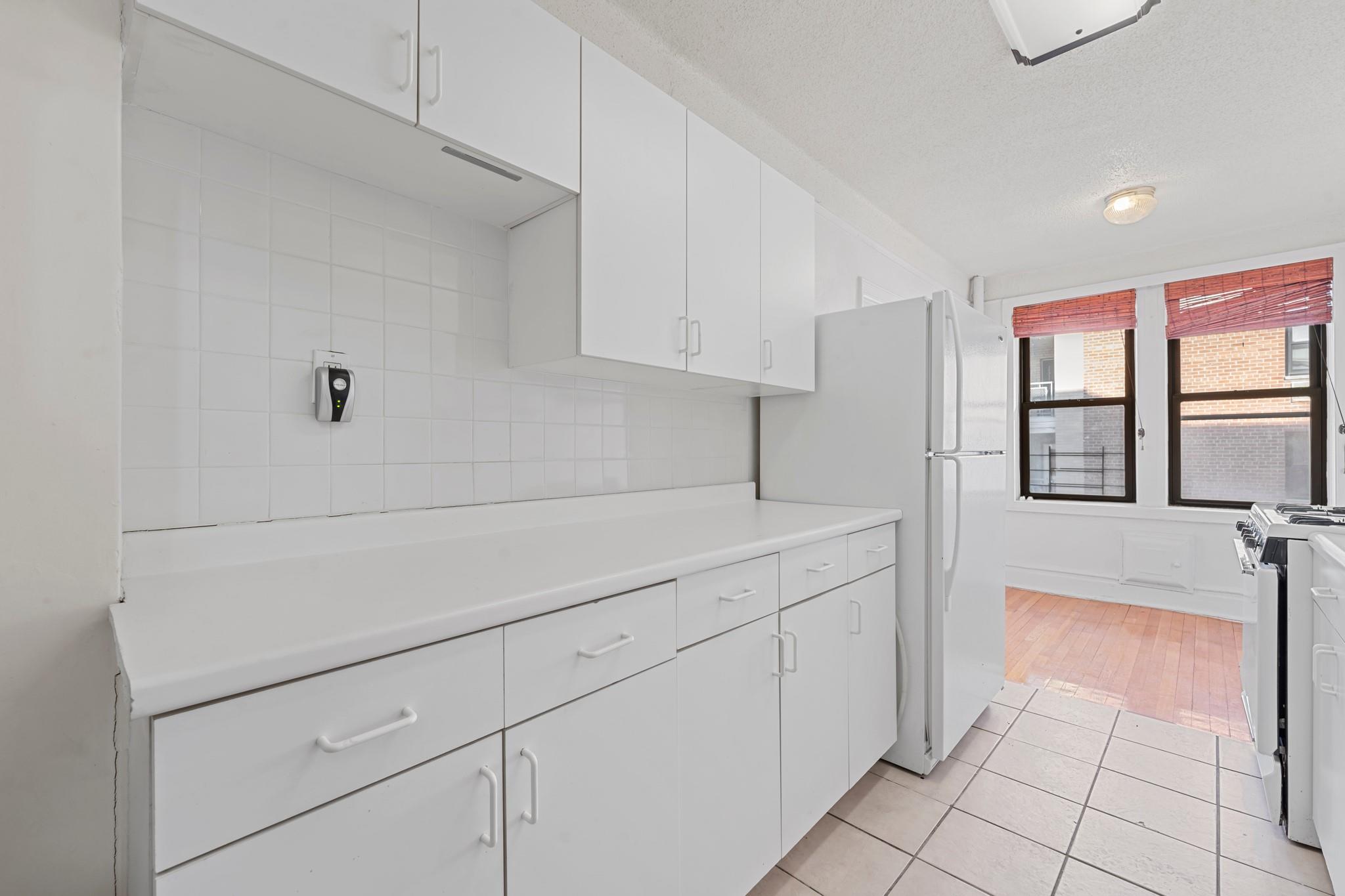 1080 Warburton Avenue # 4B, Yonkers, NY 10701