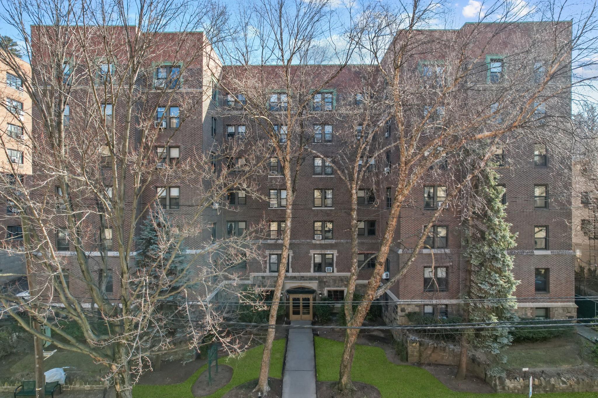 1080 Warburton Avenue # 4B, Yonkers, NY 10701