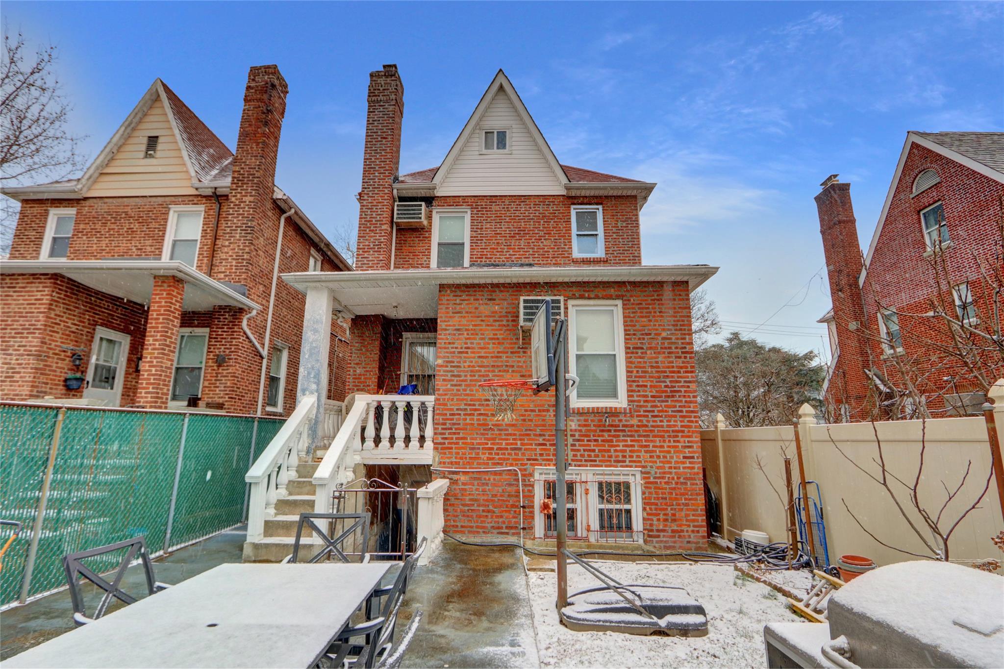 2445 Yates Avenue, Bronx, NY 10469