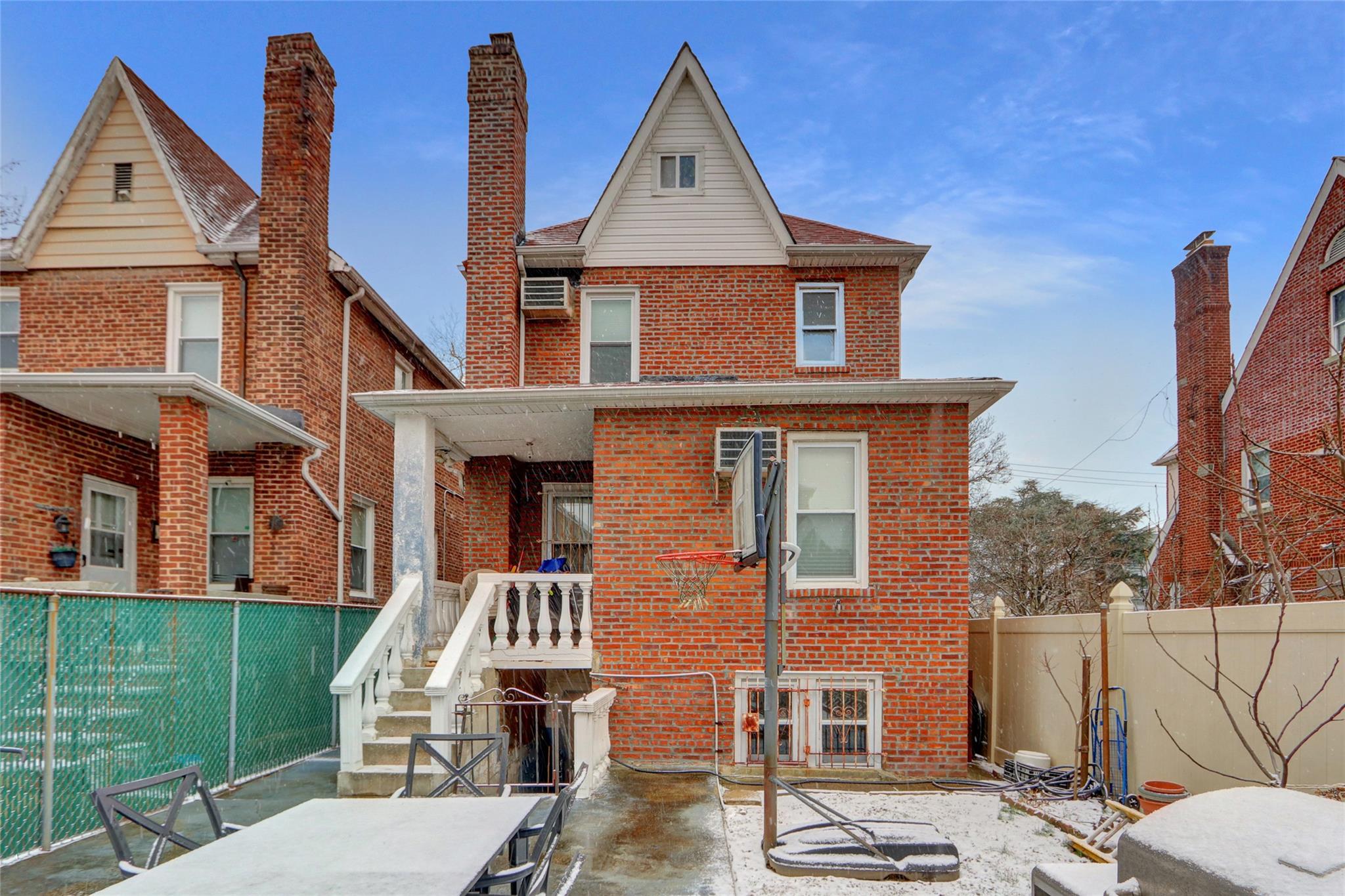 2445 Yates Avenue, Bronx, NY 10469