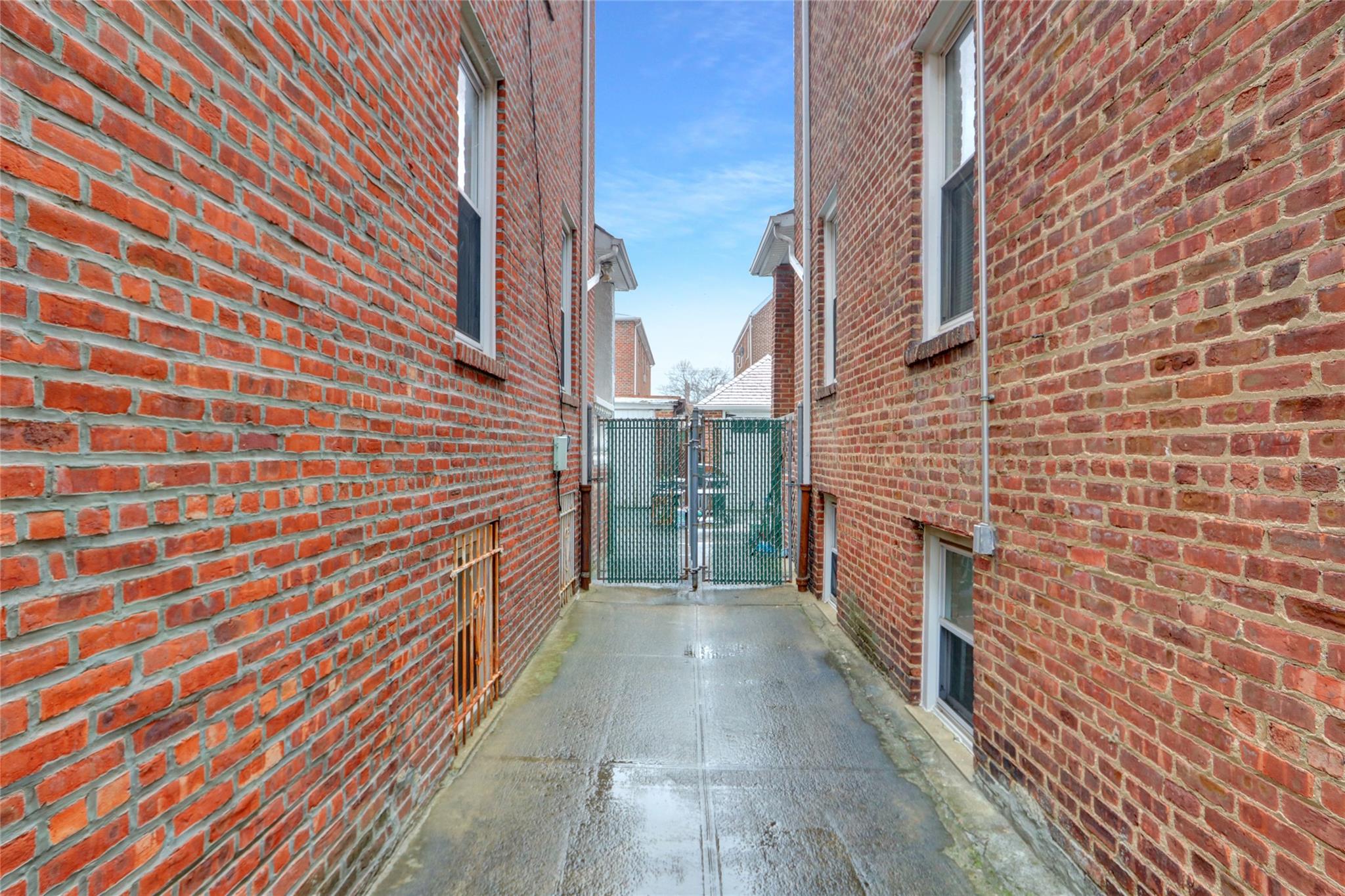 2445 Yates Avenue, Bronx, NY 10469