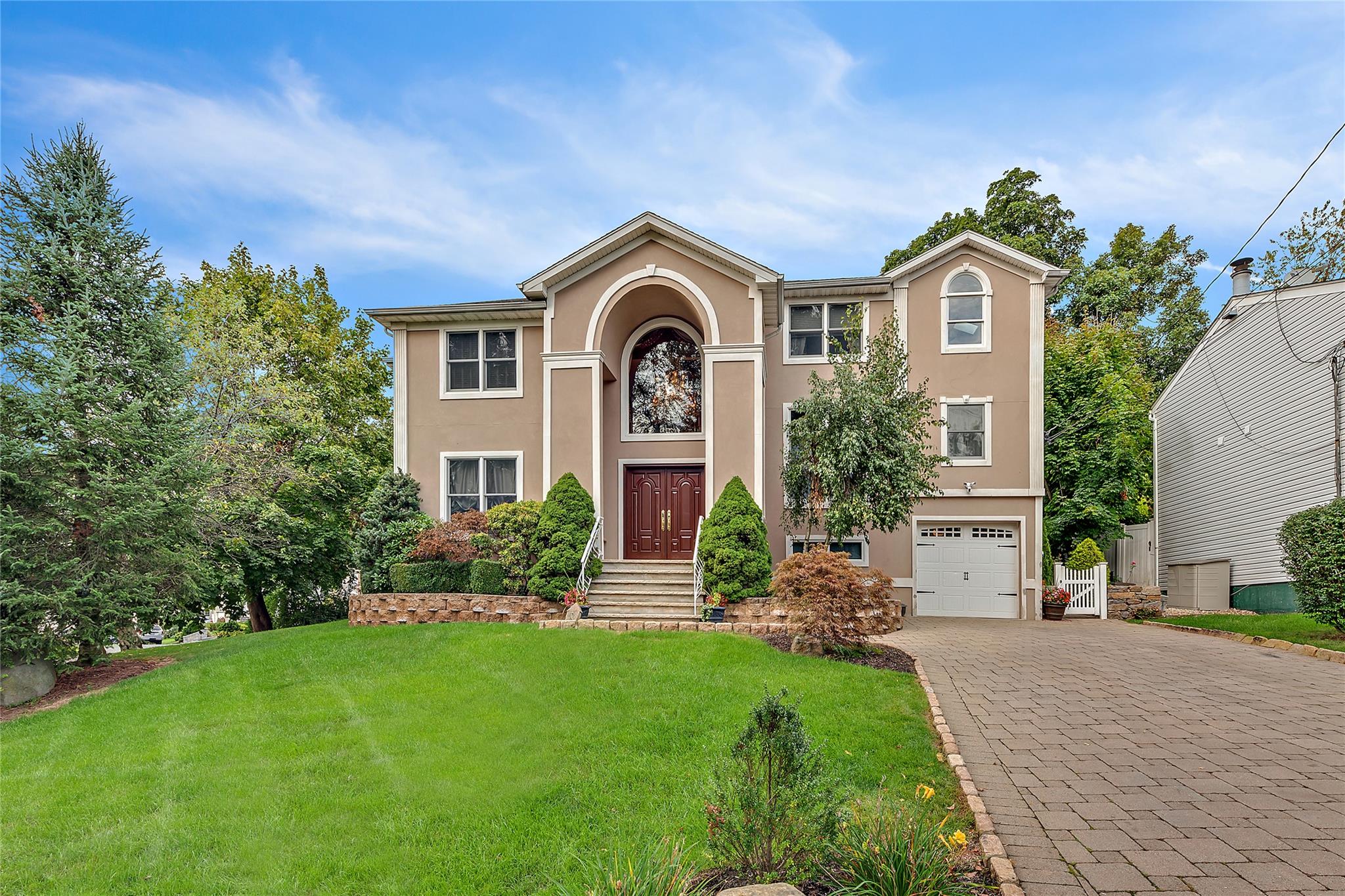 2 Dorchester Drive, Yonkers, NY 10710