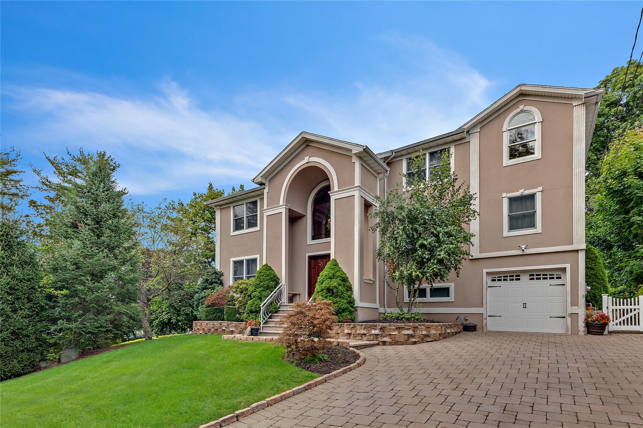 2 Dorchester Drive, Yonkers, NY 10710