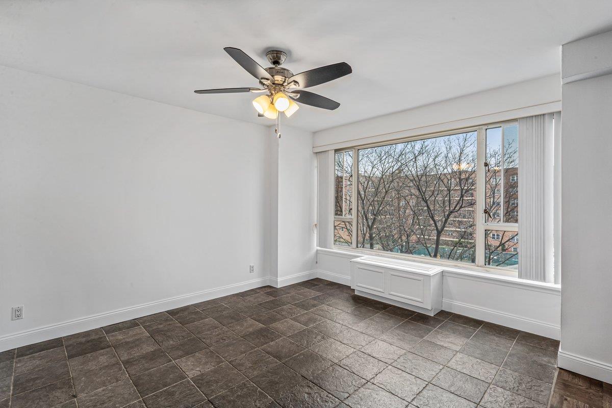 166-25 Powells Cove Boulevard # 5C, Beechhurst, NY 11357
