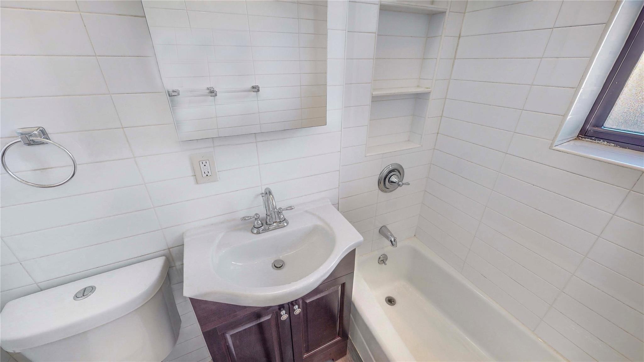 66-15 Wetherole St # #14C, Rego Park, NY 11374