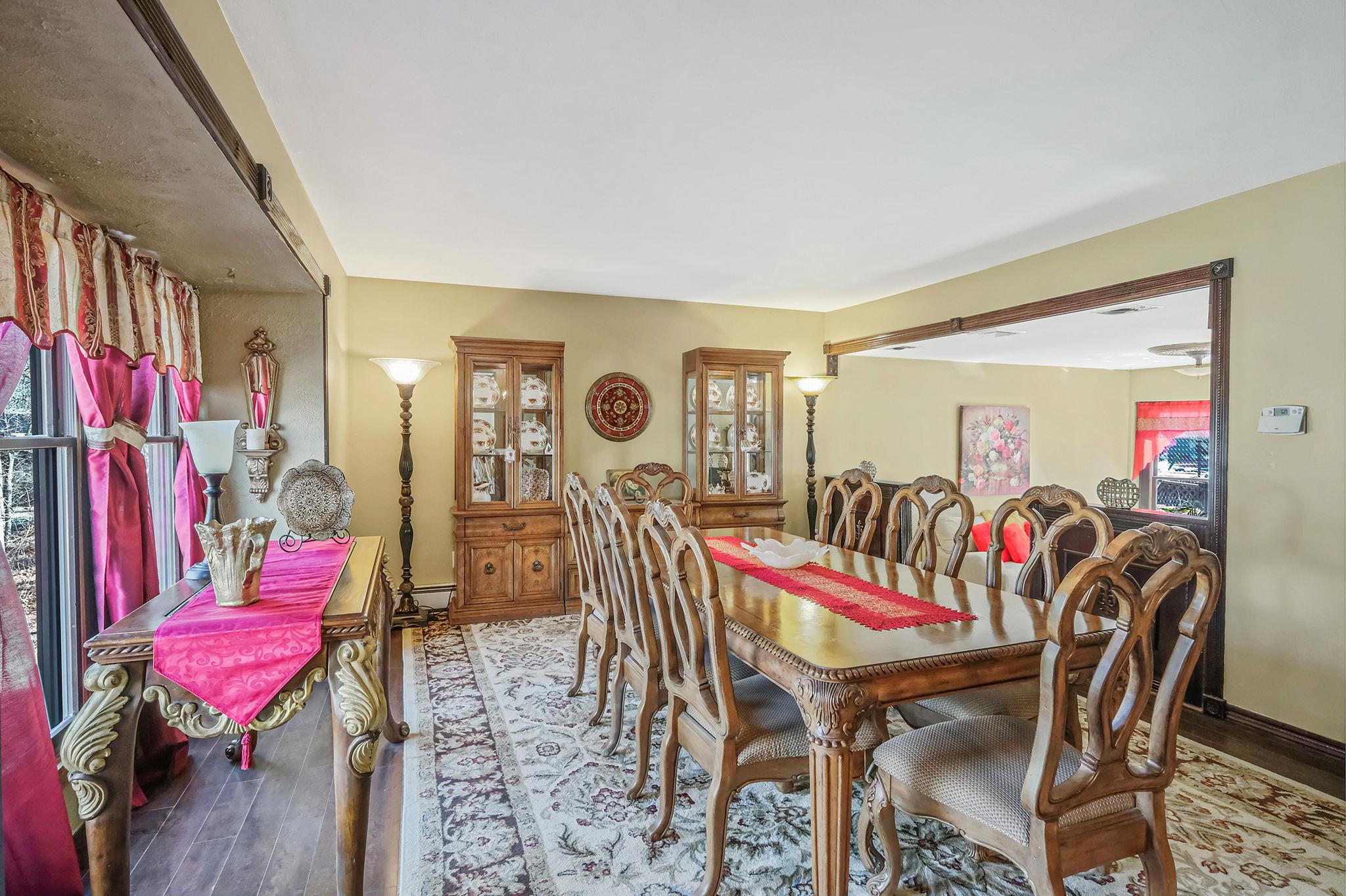 2 Linda Lane, Manorville, NY 11949