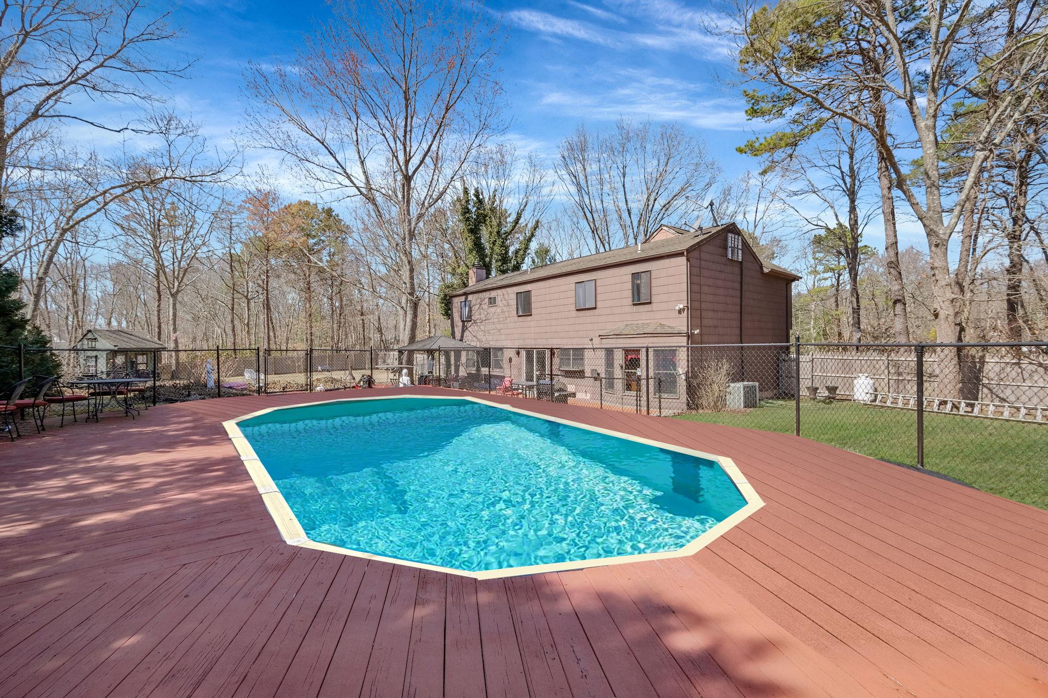 2 Linda Lane, Manorville, NY 11949