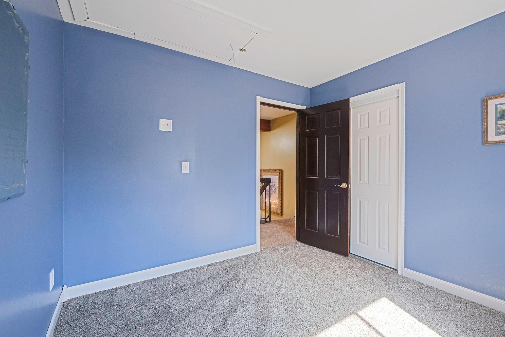 2 Linda Lane, Manorville, NY 11949