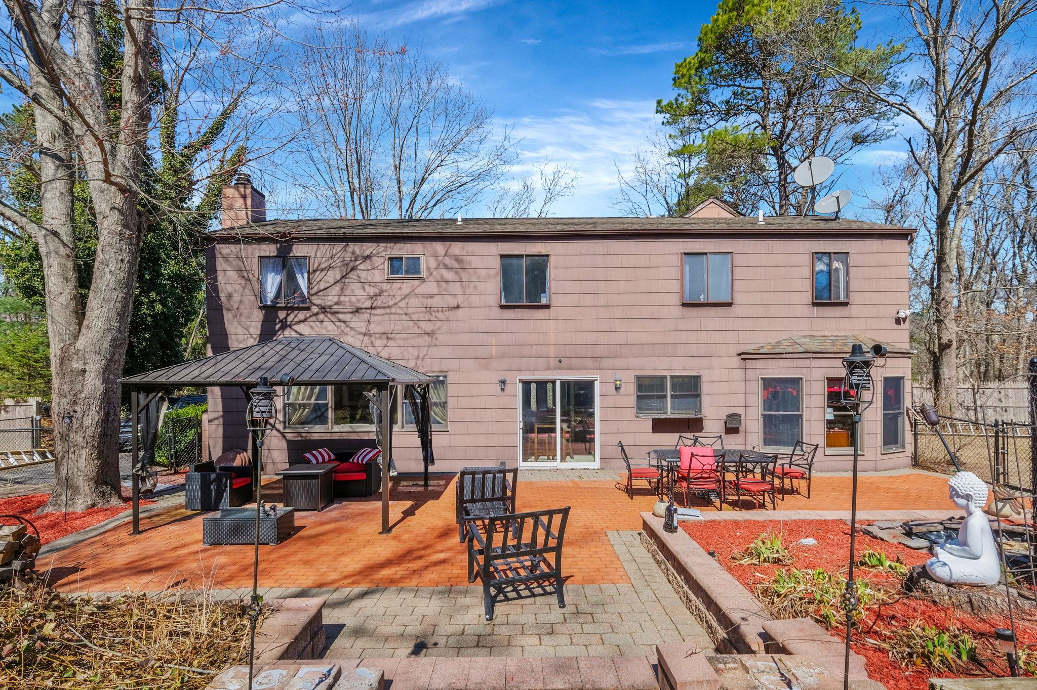 2 Linda Lane, Manorville, NY 11949