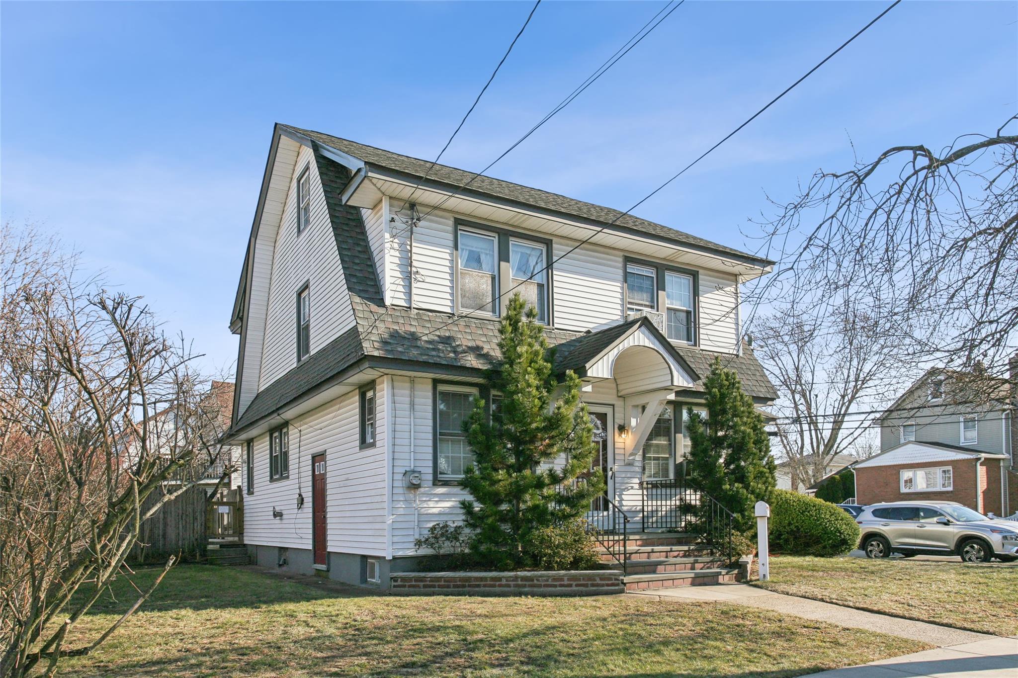 53 S Grove Street S, Valley Stream, NY 11580