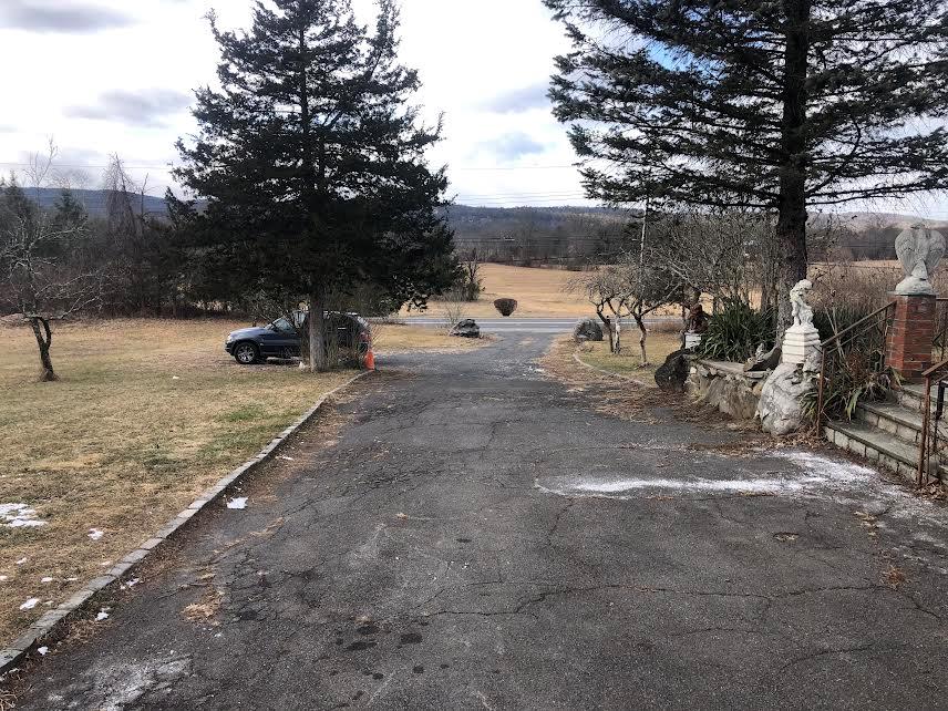 552 State Route 32 N # 1, New Paltz, NY 12561