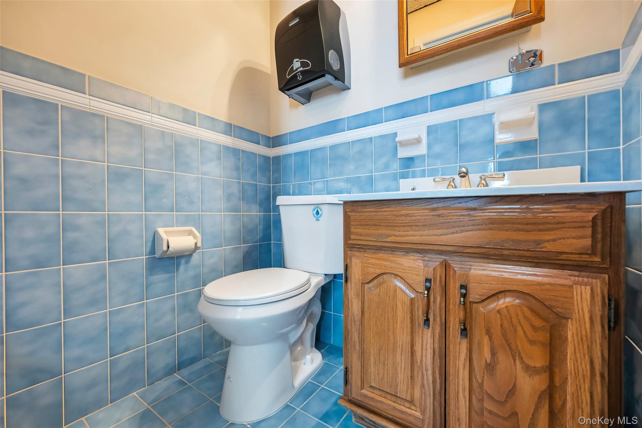 2450 middle country, Centereach, NY 11720