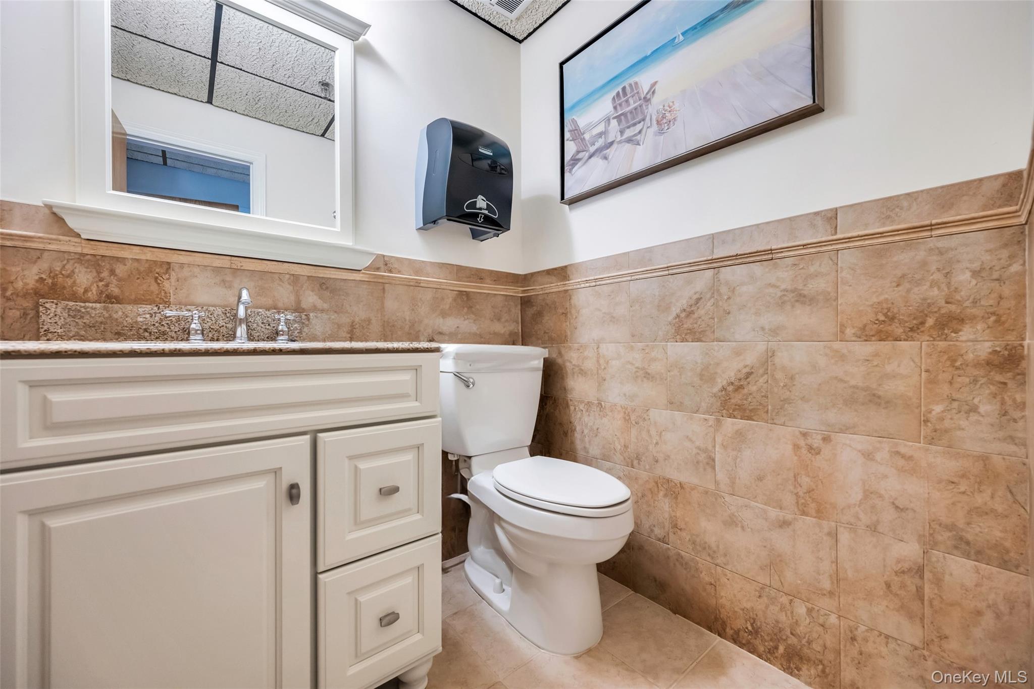 2450 middle country, Centereach, NY 11720