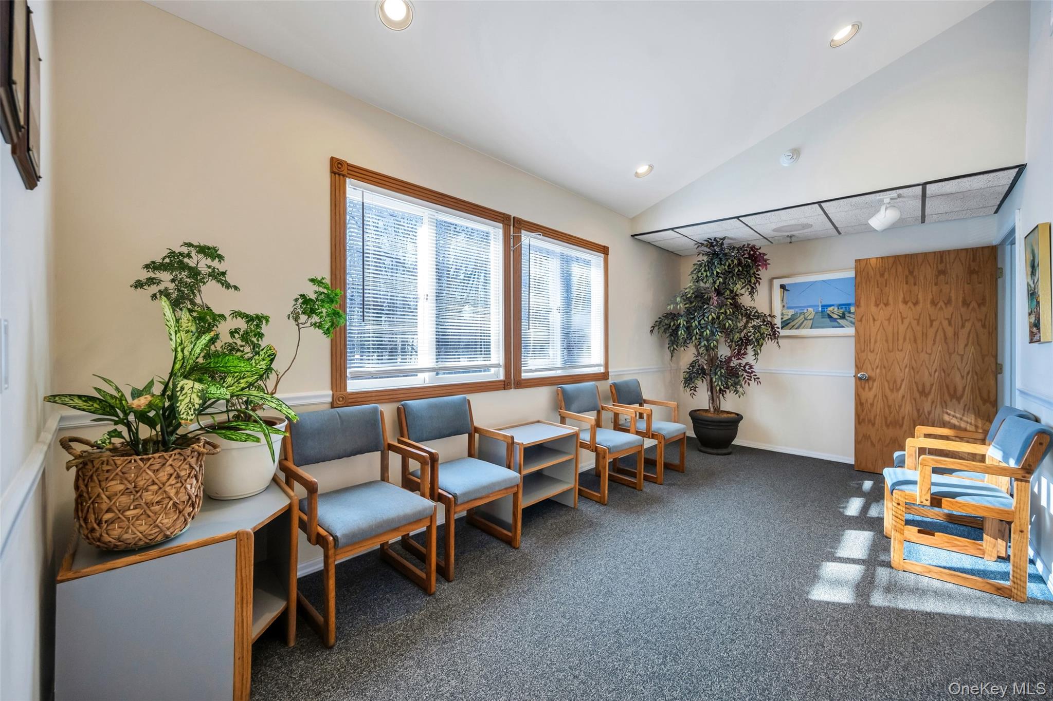 2450 middle country, Centereach, NY 11720