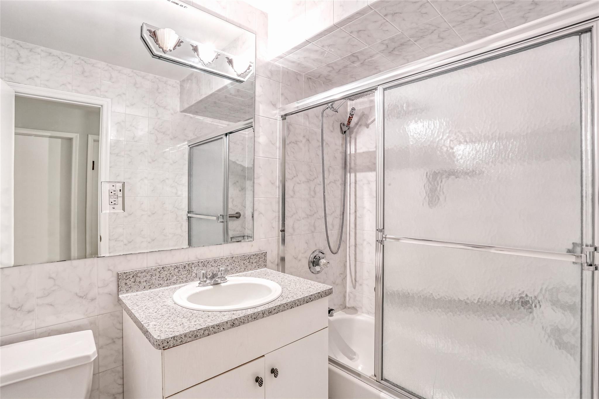 218 Kearsing Parkway # B, Monsey, NY 10952