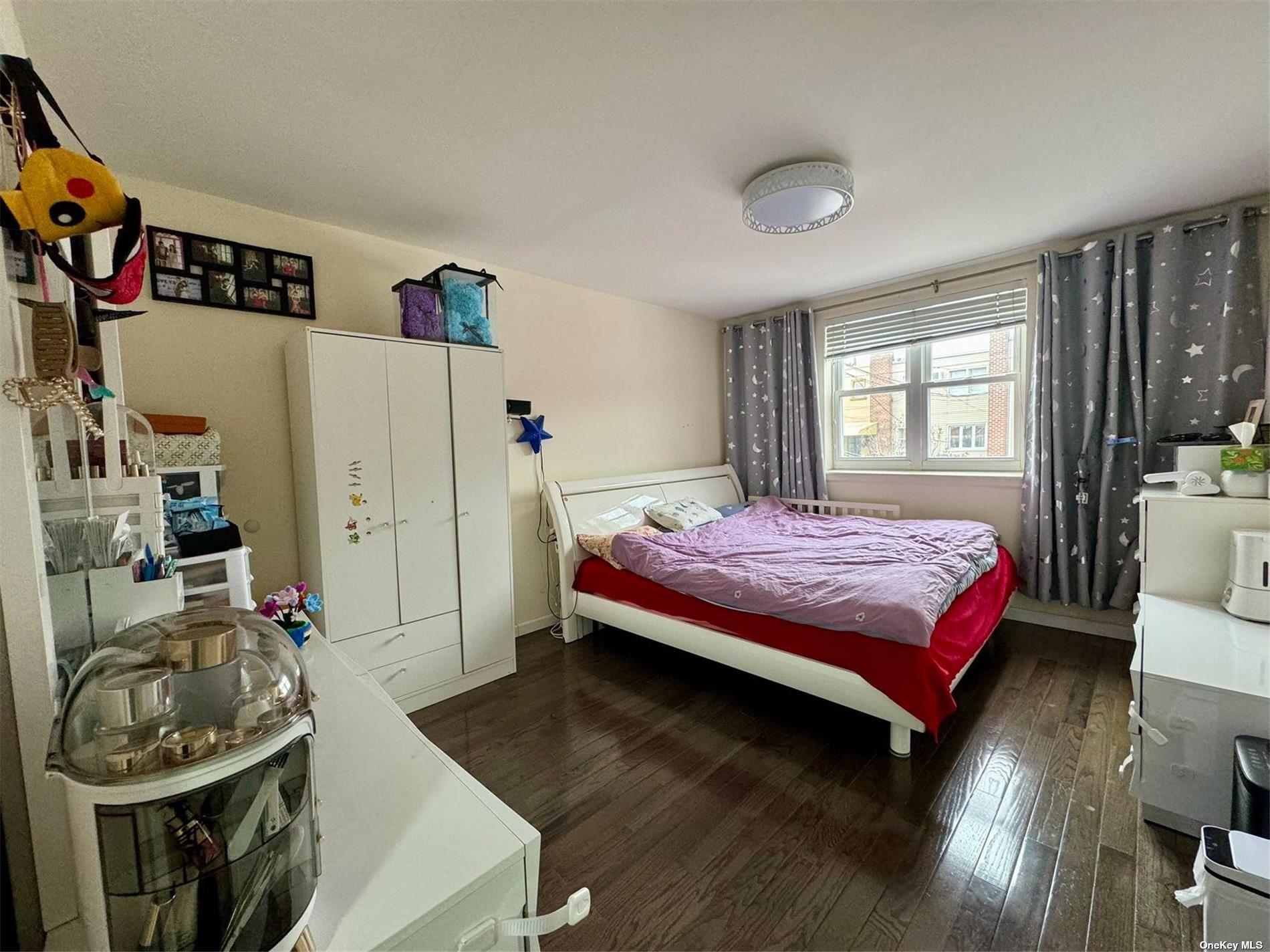 64-28 75th Street, Middle Village, NY 11379