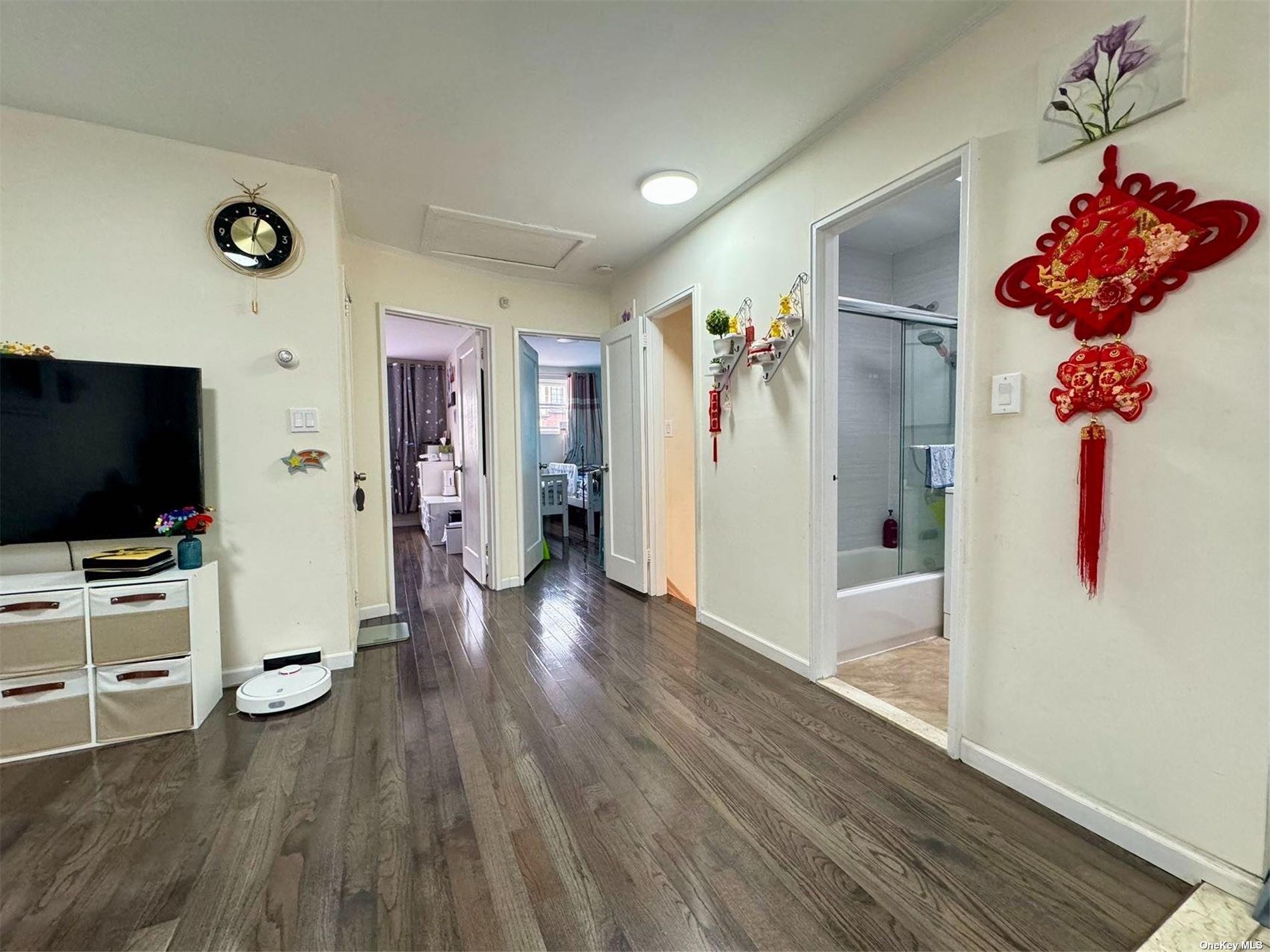 64-28 75th Street, Middle Village, NY 11379