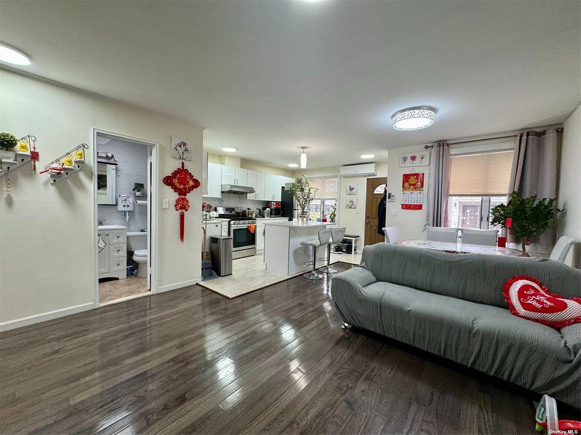 64-28 75th Street, Middle Village, NY 11379