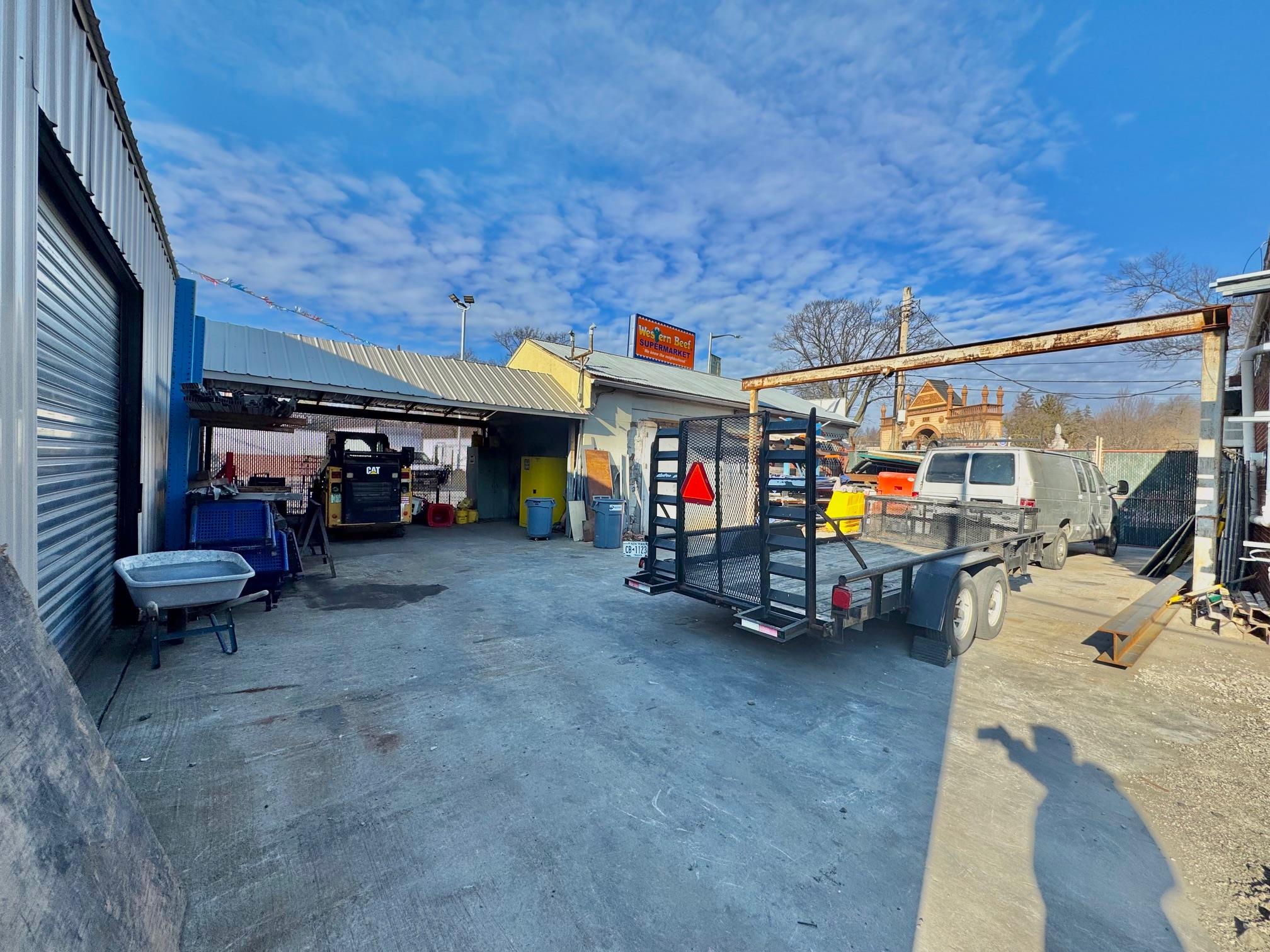 824 Jamaica Avenue, Brooklyn, NY 11208