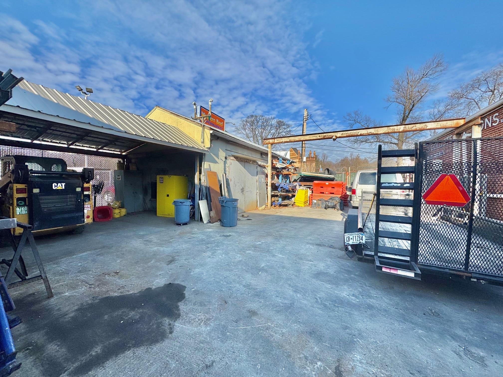 824 Jamaica Avenue, Brooklyn, NY 11208