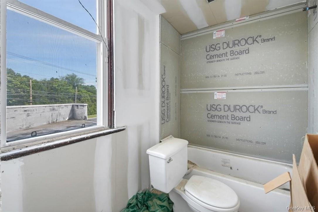 45 Columbia Avenue, Thornwood, NY 10594