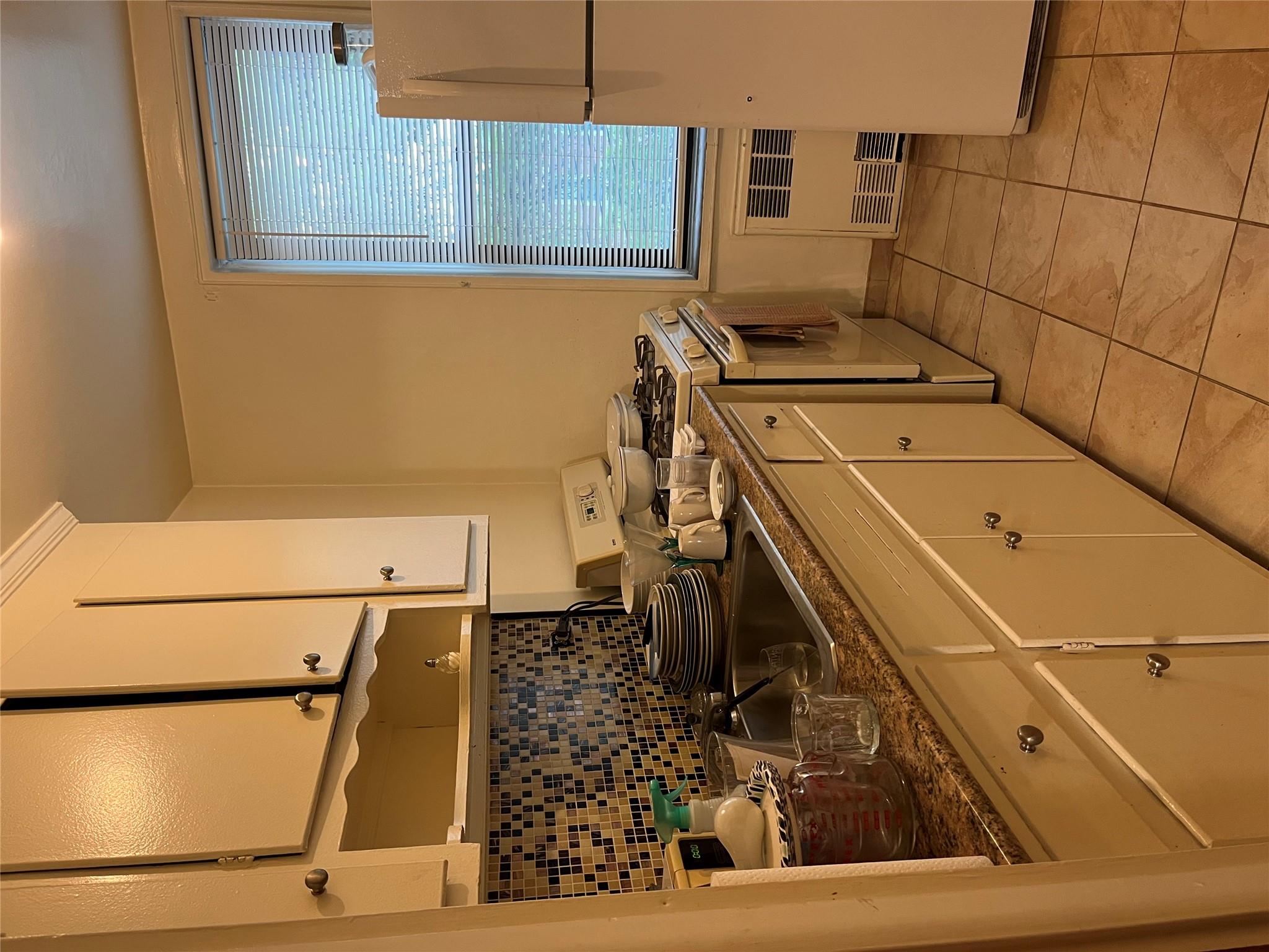 33-24 Junction Blvd # 3M, Jackson Heights, NY 11372