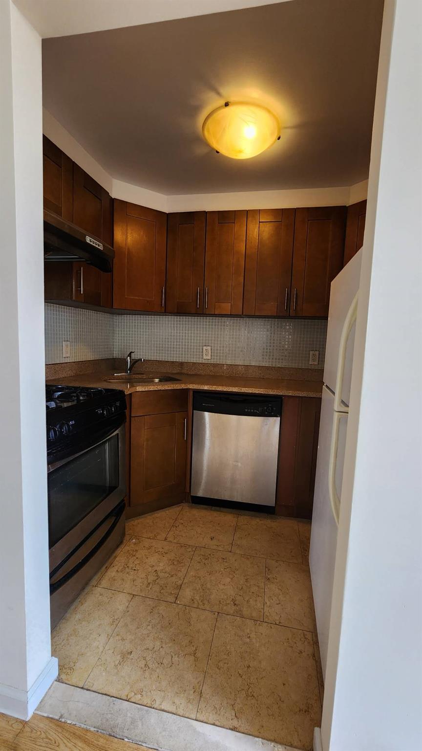 38-34 Parsons Boulevard # PH8B, Flushing, NY 11354