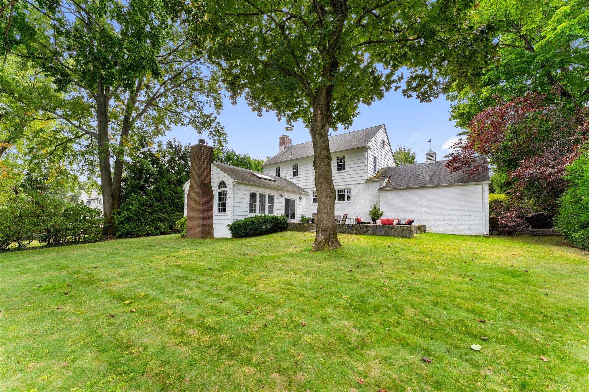 120 Siwanoy Boulevard, Eastchester, NY 10709