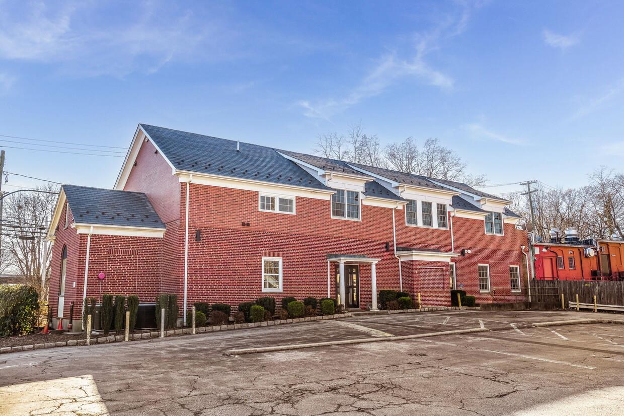 70 Gedney Way, White Plains, NY 10605