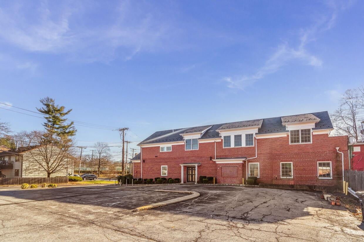 70 Gedney Way, White Plains, NY 10605