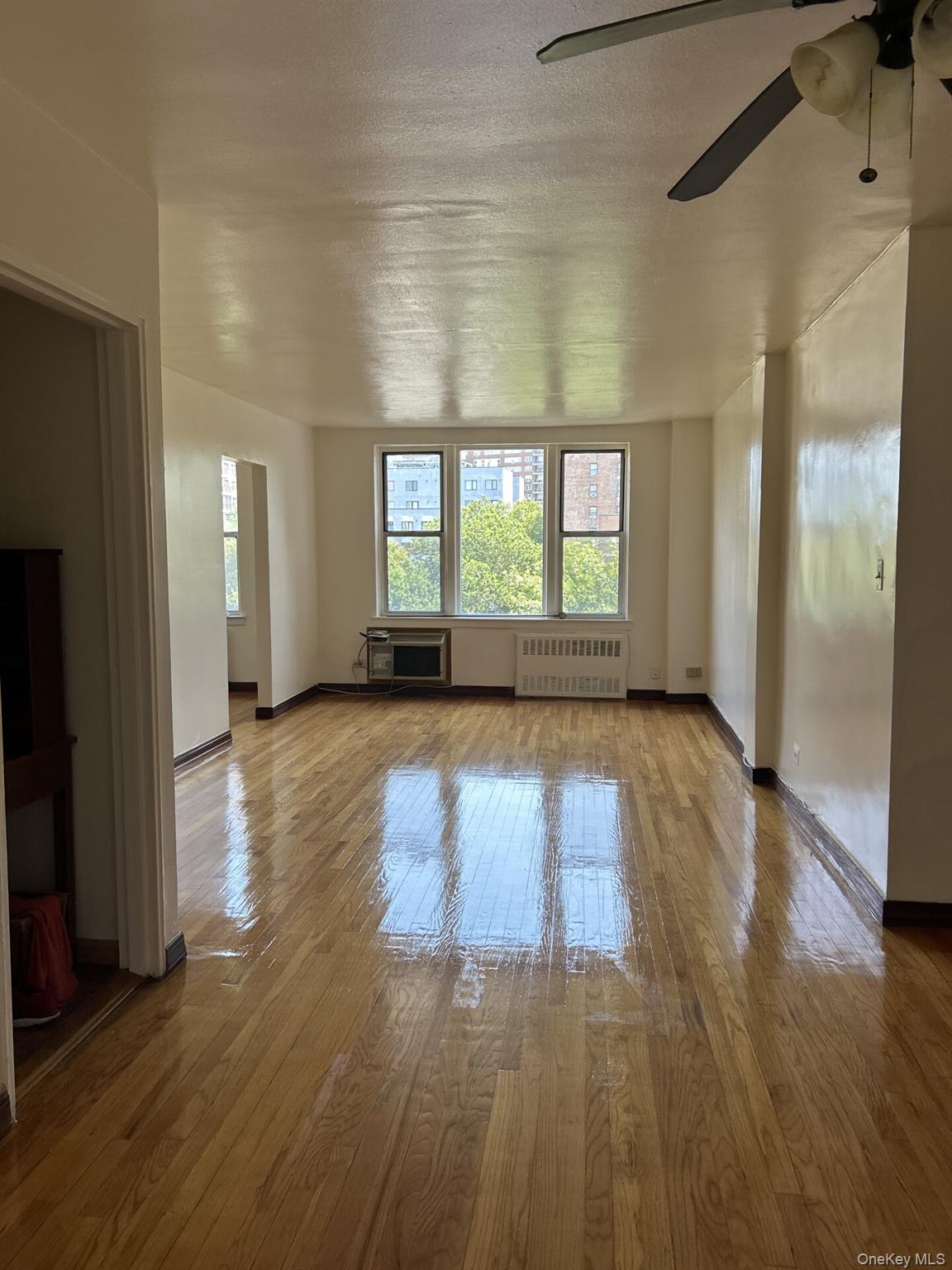 2385 Barker Avenue # 5L, Bronx, NY 10467