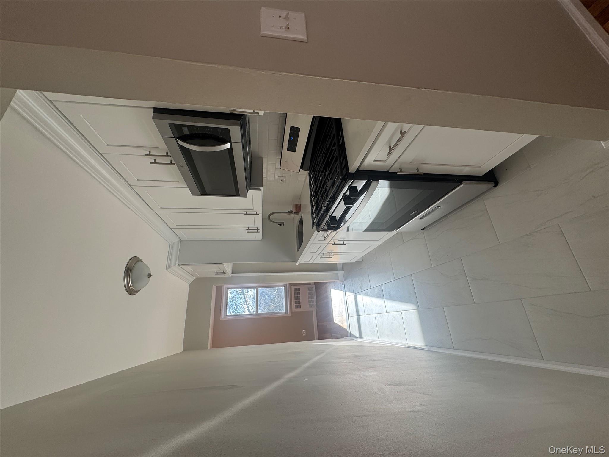 241-20 Northern Blvd # 6H, Douglaston, NY 11363