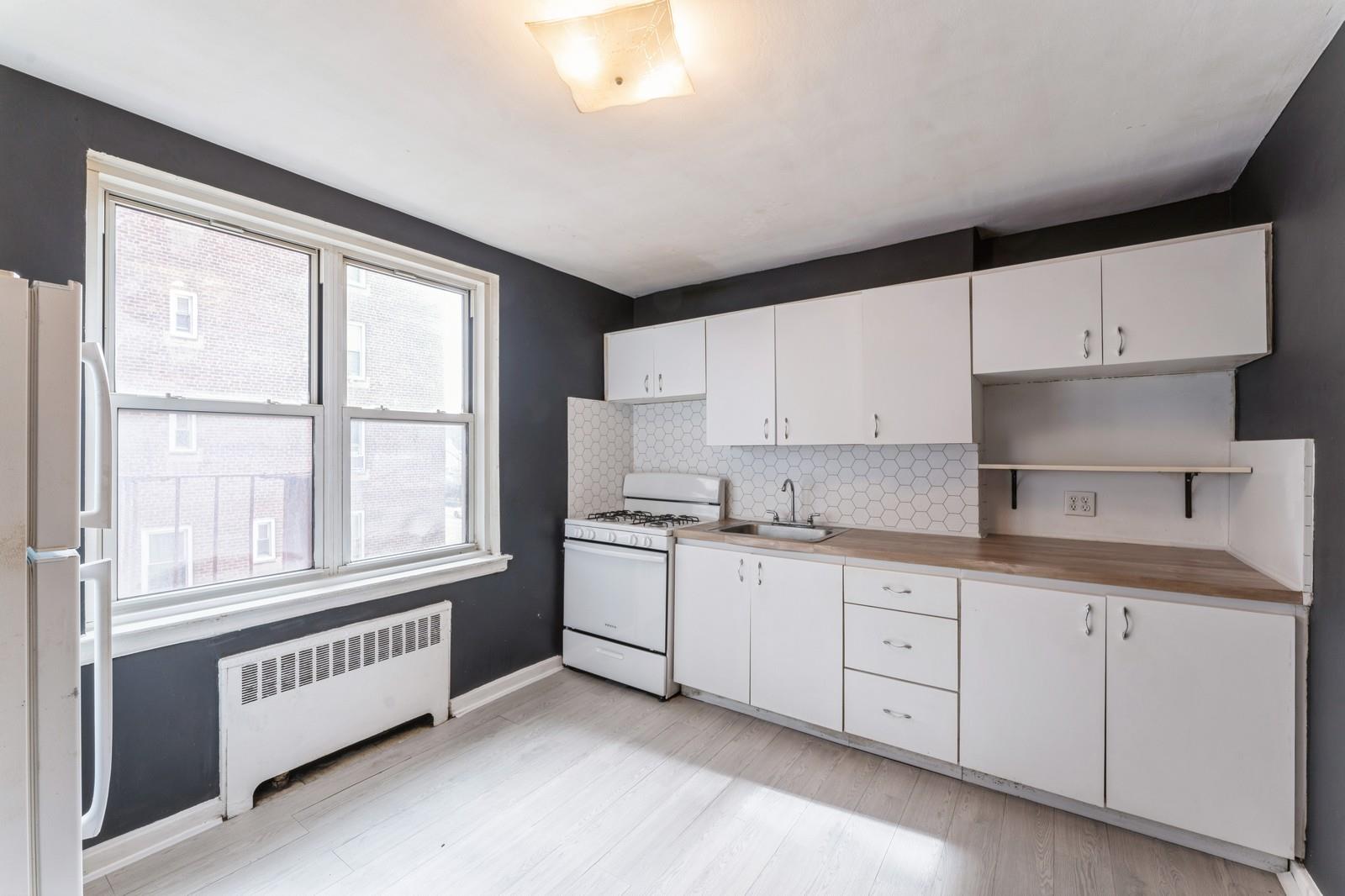 30-11 Parsons Blvd # 3A, Flushing, NY 11354