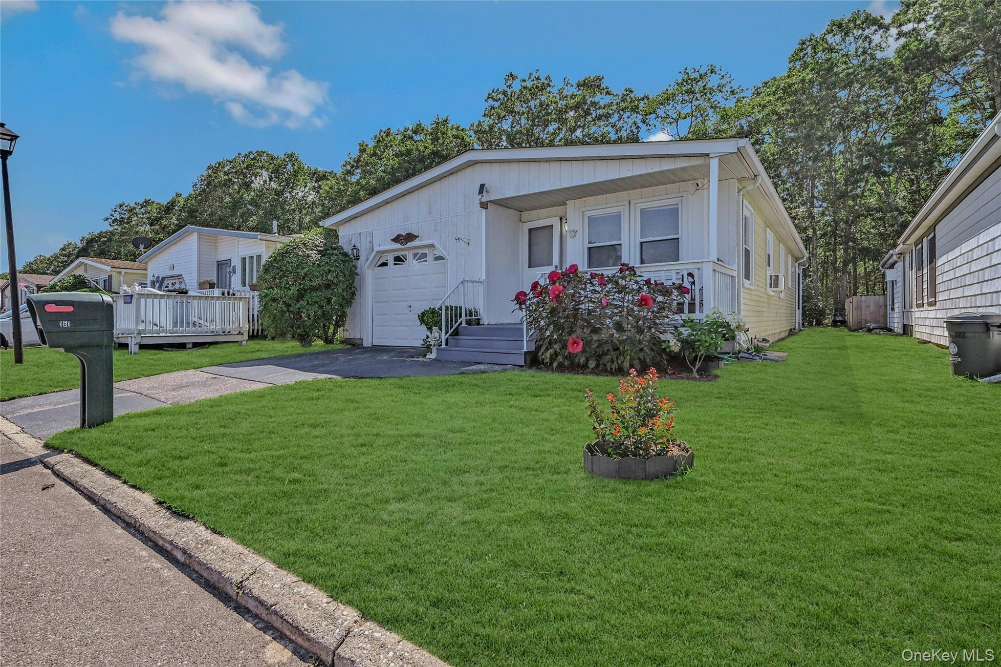 161 Village Circle W # 161, Manorville, NY 11949