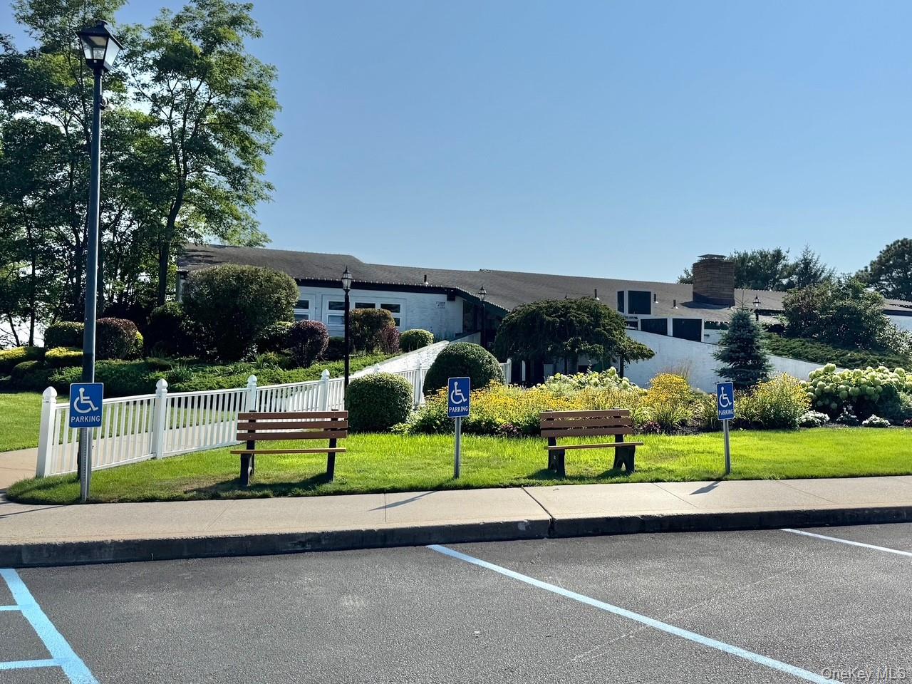 161 Village Circle W # 161, Manorville, NY 11949