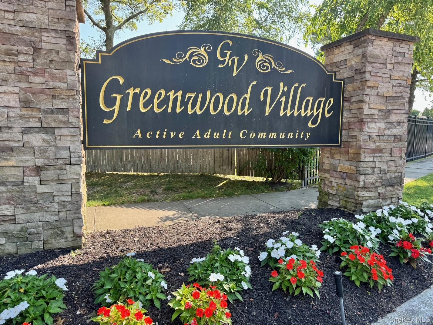 161 Village Circle W # 161, Manorville, NY 11949