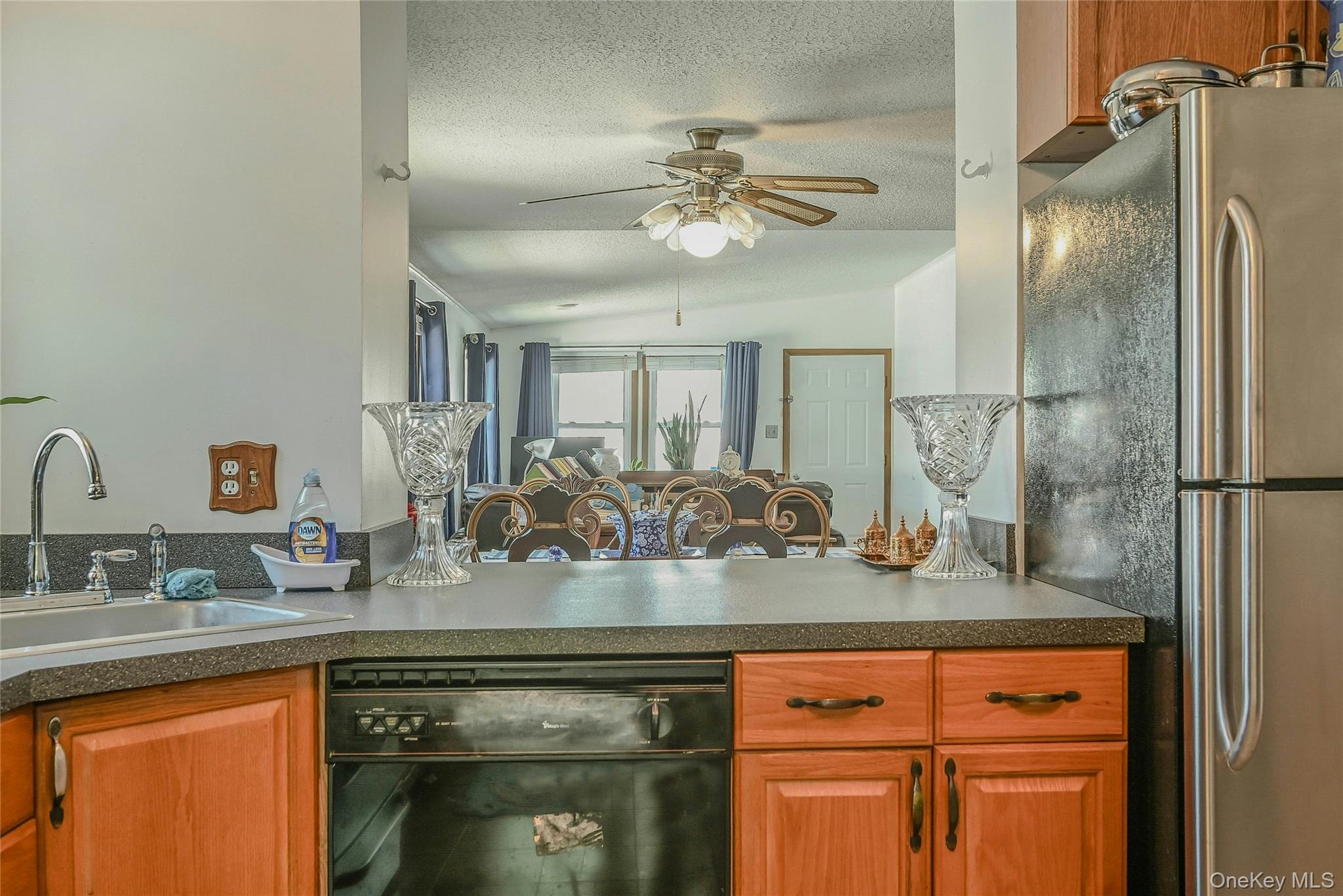 161 Village Circle W # 161, Manorville, NY 11949