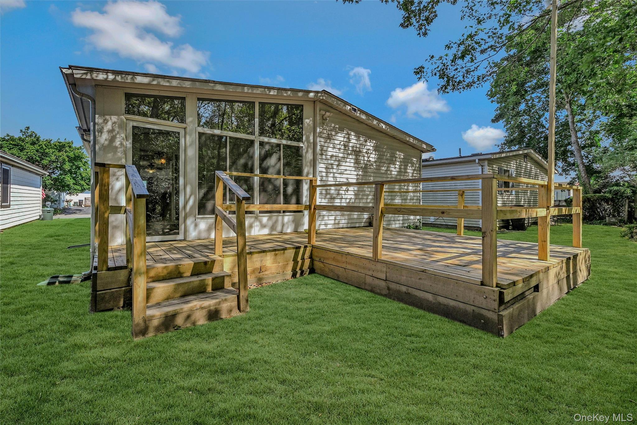 161 Village Circle W # 161, Manorville, NY 11949