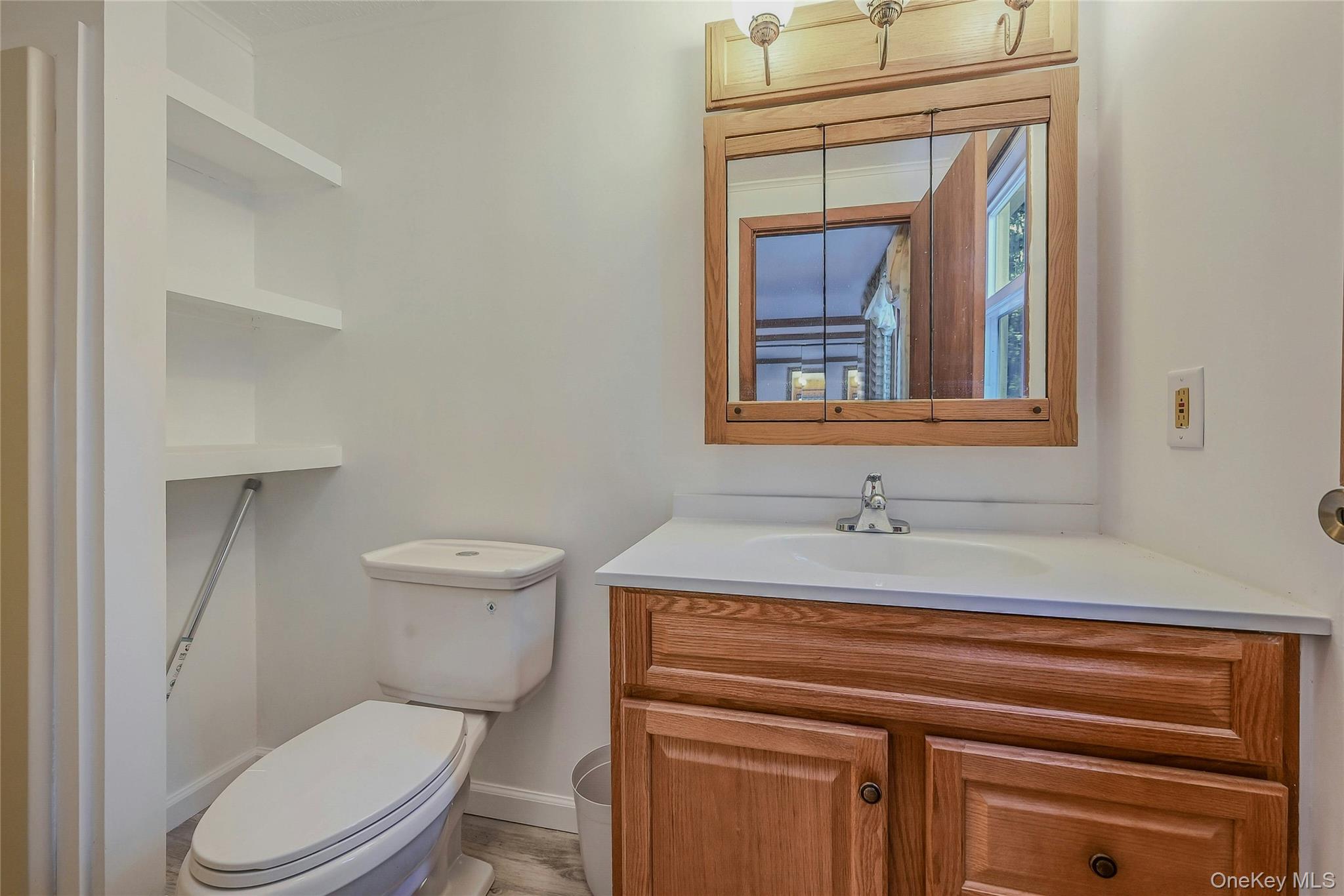 161 Village Circle W # 161, Manorville, NY 11949