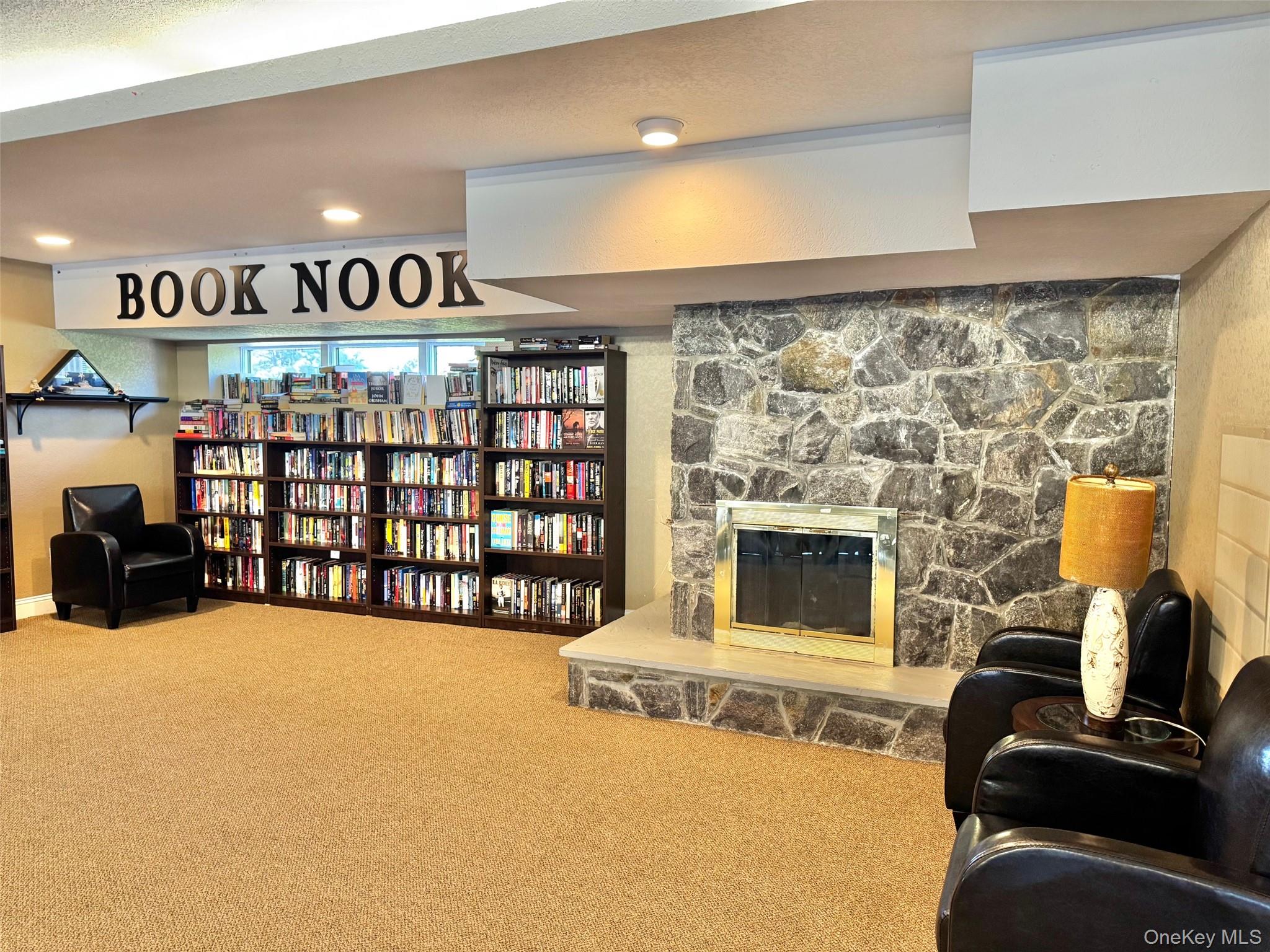 161 Village Circle W # 161, Manorville, NY 11949