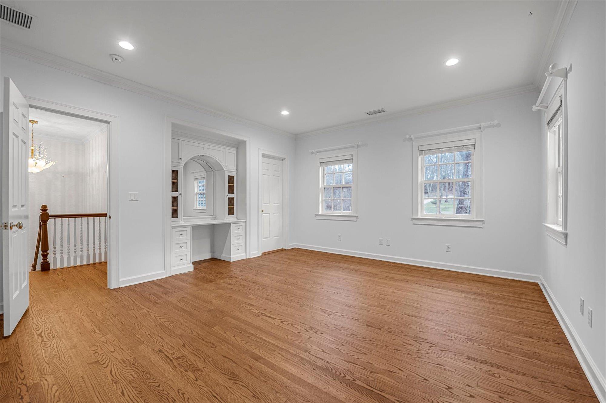 99 Feeks Lane, Lattingtown, NY 11560